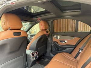 Xe Mercedes Benz C300 AMG 2020