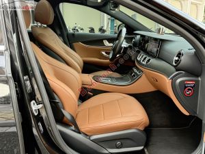 Xe Mercedes Benz E300 AMG 2022