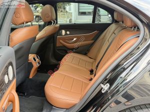 Xe Mercedes Benz E300 AMG 2022